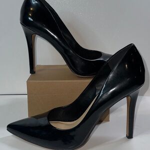 Vince Camuto size 10 black patent leather heels